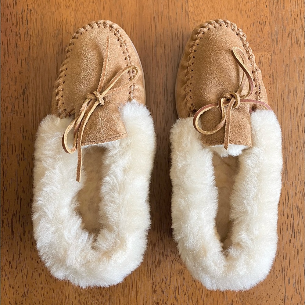 Minnetonka Alpine Sheepskin Slipper